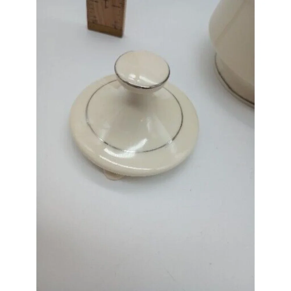Budlet Teapot Ivory Fine China Leaf Vine Pattern